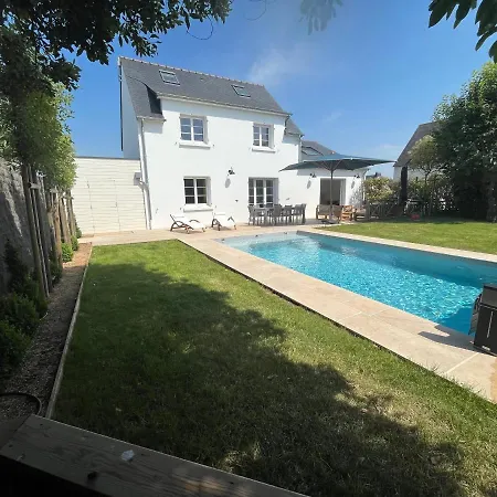 Maison De Famille Avec Piscine * Beaussais Sur Mer