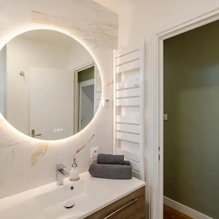 Maison De Famille Avec Piscine